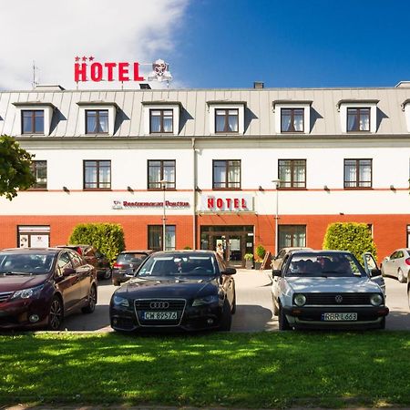 Portius Hotel Krosno Exterior foto