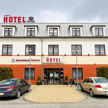 Portius Hotel Krosno Exterior foto